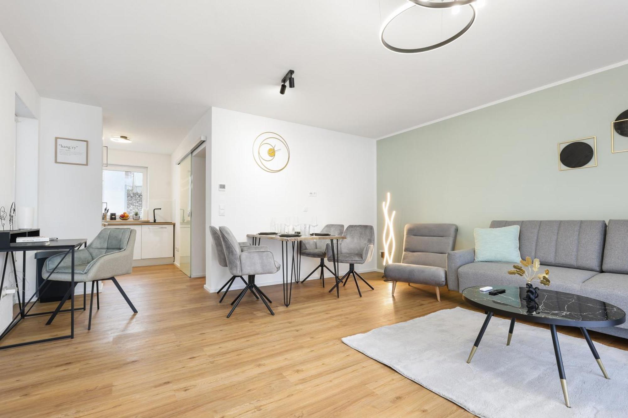 Apartment Cruwzo - Modern Centrally Located With Parking