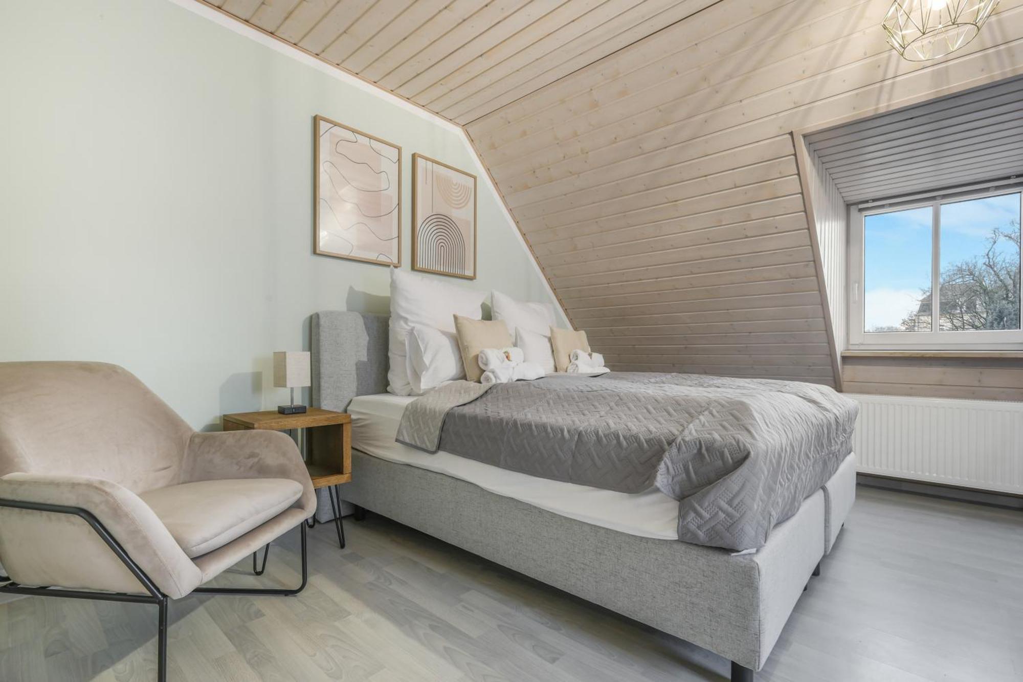 Cruwzo - Modern Centrally Located With Parking Ingolstadt